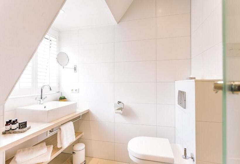 Mini Suite, Logement Overzee