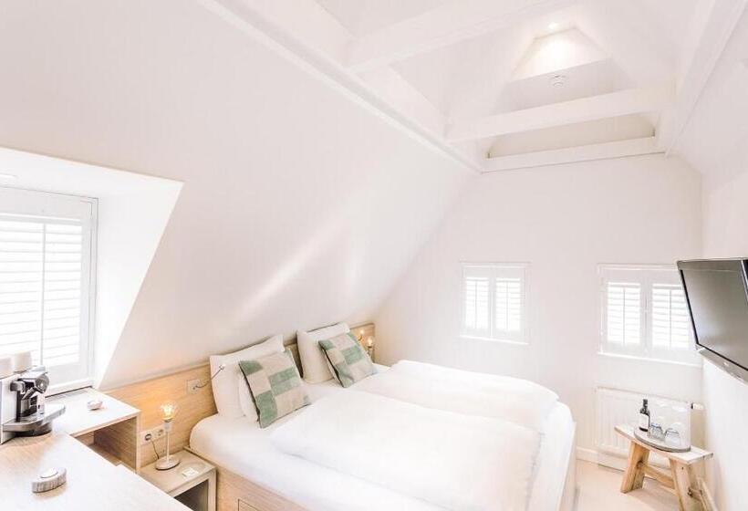 Mini Suite, Logement Overzee