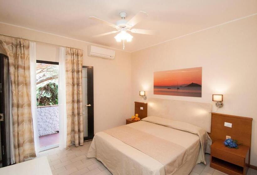 스탠다드 트리플 발코니 룸, Marelba