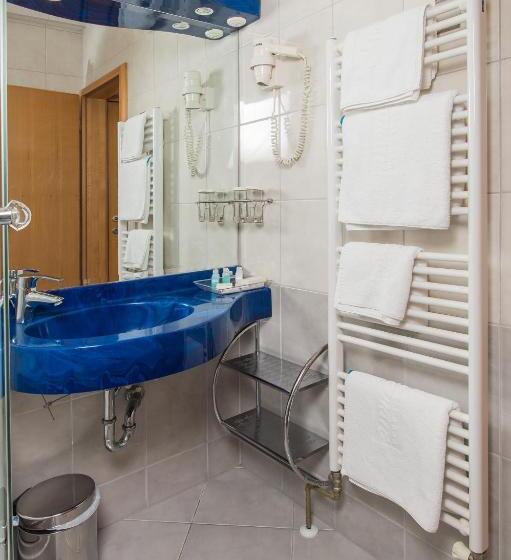 חדר סטנדרט נוף לים עם מרפסת, Miramare