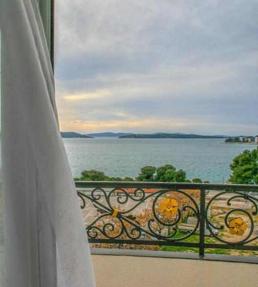 חדר סטנדרט נוף לים עם מרפסת, Miramare