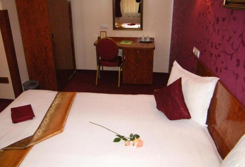 スタンダードルーム, Natural