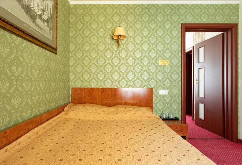 スタンダード４人部屋, Natural