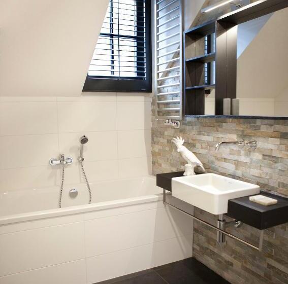 דירת שני חדרים, Pałac Jugowice