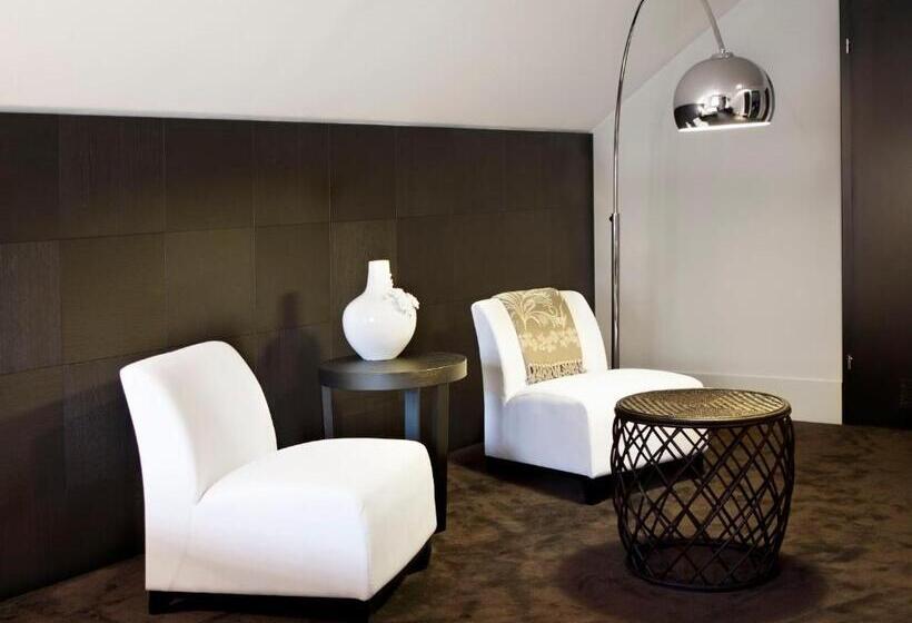 דירת שני חדרים, Pałac Jugowice