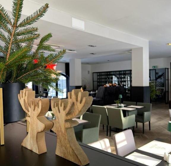 חדר סופריור, Pałac Jugowice