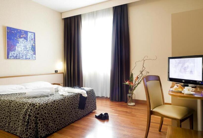 غرفة قياسية, Ristorante Dragonara