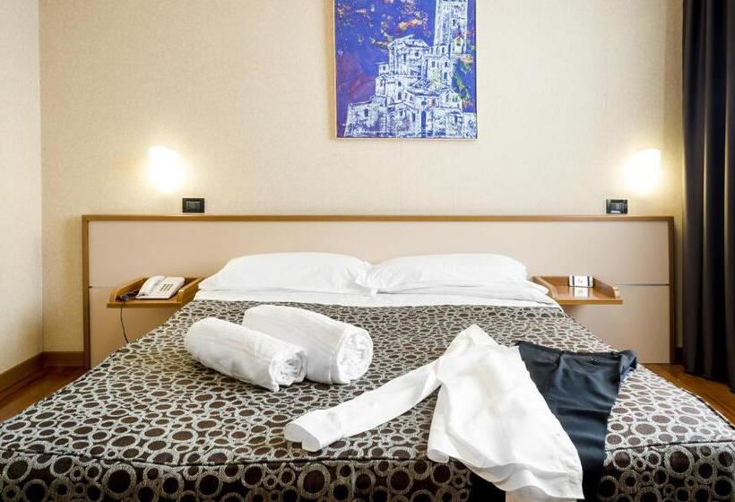 غرفة قياسية, Ristorante Dragonara