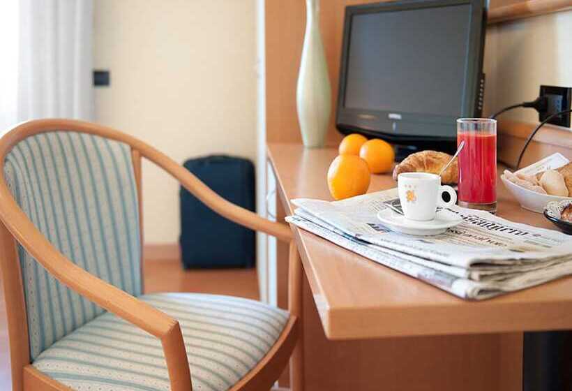 اتاق استاندارد یک نفره, Ristorante Dragonara