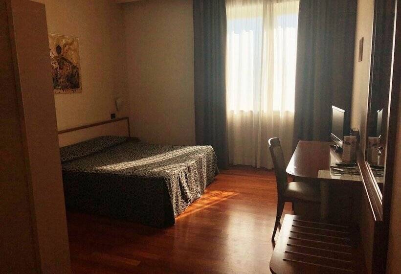 غرفة قياسية, Ristorante Dragonara