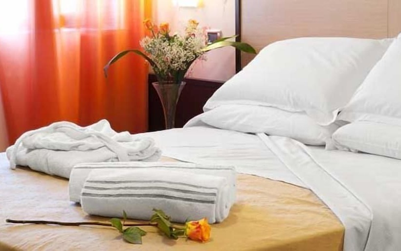 غرفة قياسية ثلاثية, Ristorante Dragonara