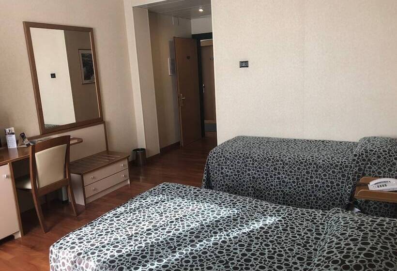 غرفة قياسية, Ristorante Dragonara