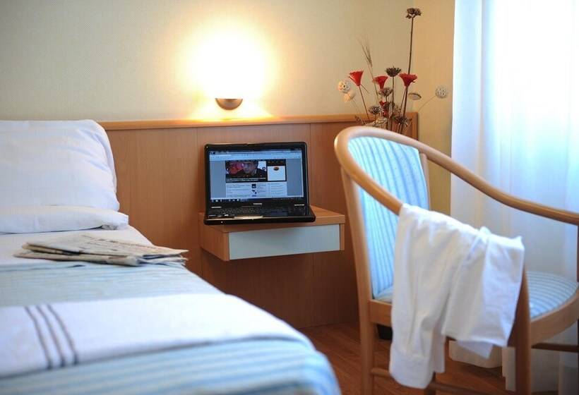 غرفة قياسية, Ristorante Dragonara