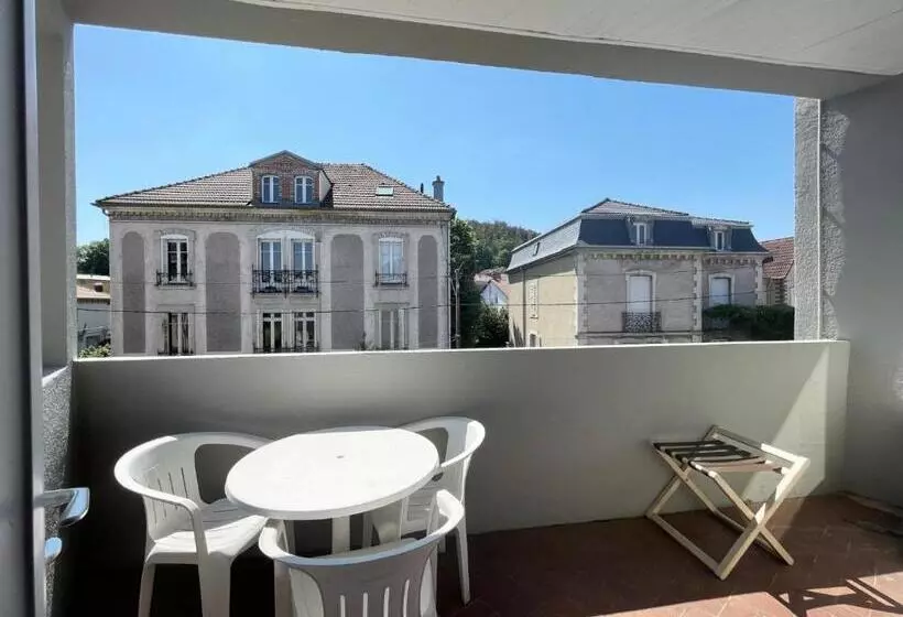 スタンダード4人部屋, The Originals Access, Hôtel Arum, Remiremont