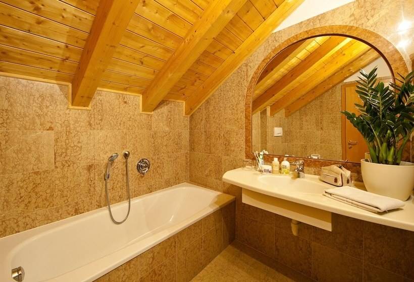 غرفة قياسية, Tyrol