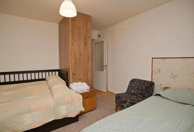 شقة غرفتين, Vila Camelia