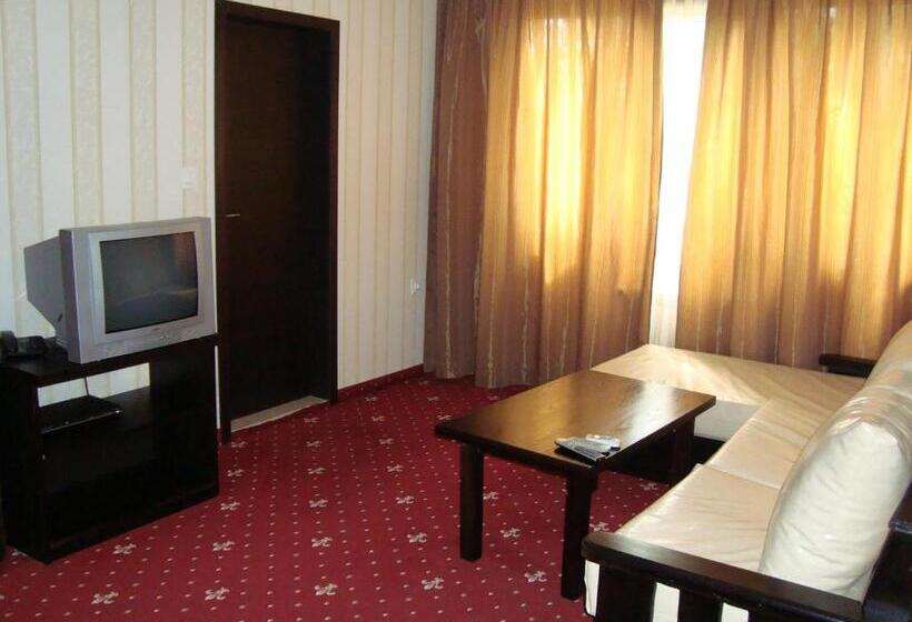 Студия Стандарт, Villa Ofir