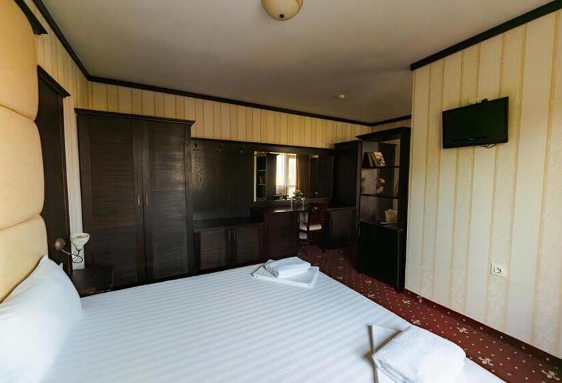 Студия Стандарт, Villa Ofir