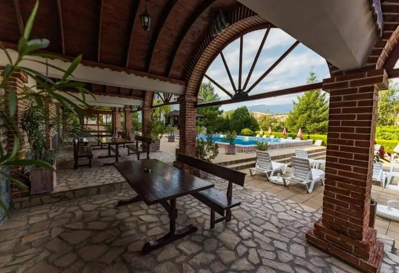 スタンダードスタジオ, Villa Ofir