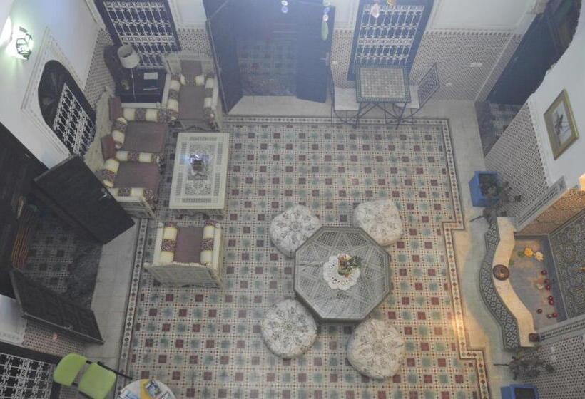 标准单人间, Riad Baddi