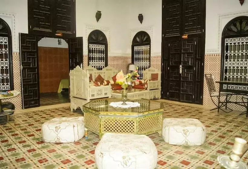 スタンダードシングルルーム, Riad Baddi