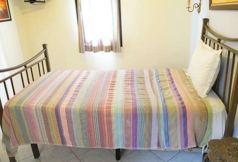 标准单人间, Riad Baddi