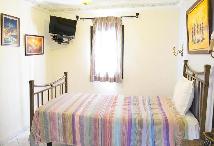 标准单人间, Riad Baddi