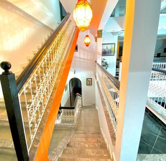 标准单人间, Riad Baddi