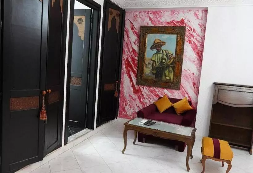 デラックススイート, Riad Baddi