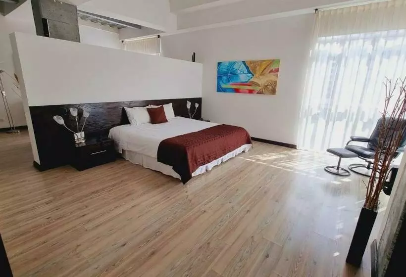 ジュニアスイート, Habitat Suites