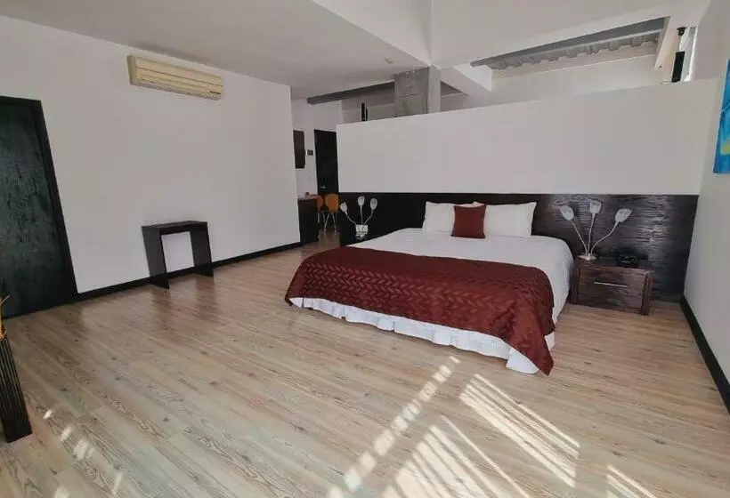 ジュニアスイート, Habitat Suites