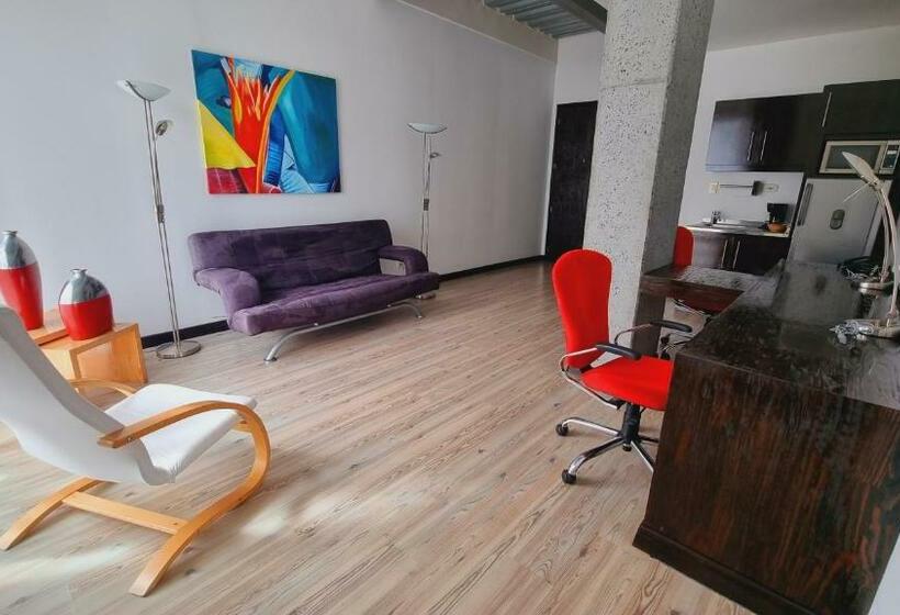 주니어 스위트, Habitat Suites