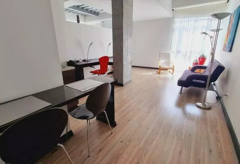 ジュニアスイート, Habitat Suites