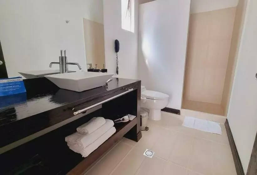 ジュニアスイート, Habitat Suites