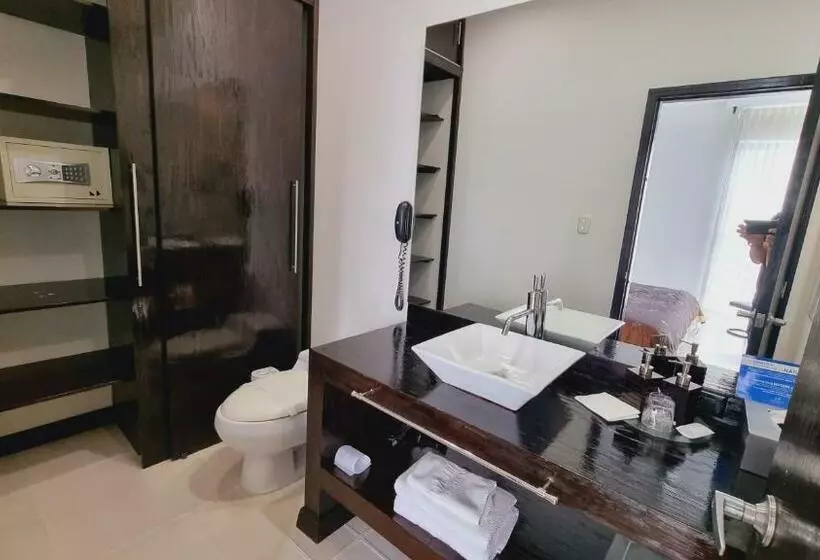 ジュニアスイート, Habitat Suites