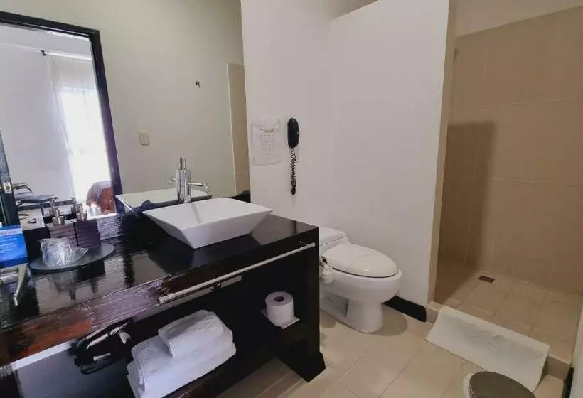 ジュニアスイート, Habitat Suites