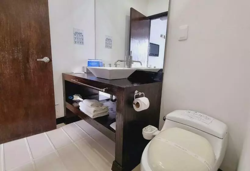 ジュニアスイート, Habitat Suites