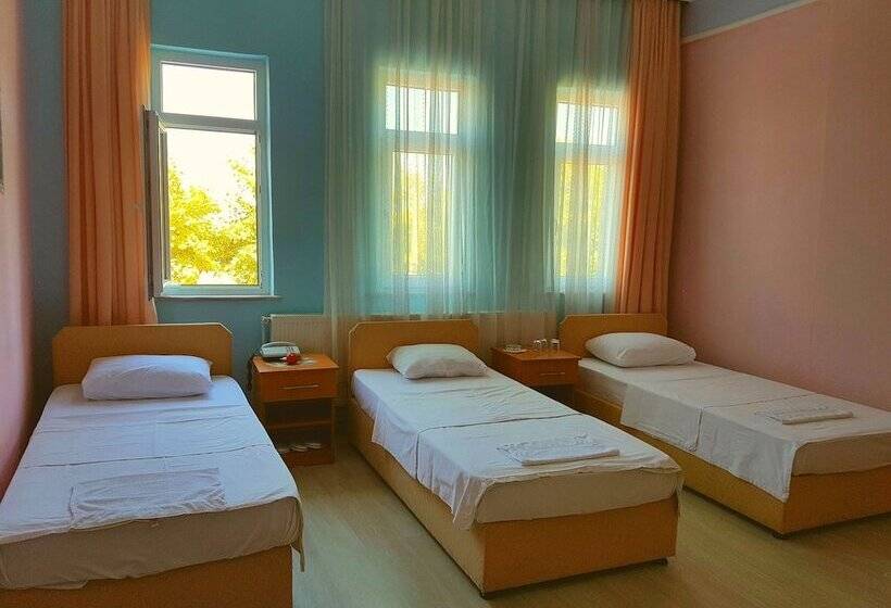 スタンダードトリプルルーム, Yali Otel