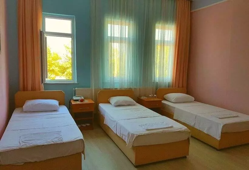 スタンダードトリプルルーム, Yali Otel