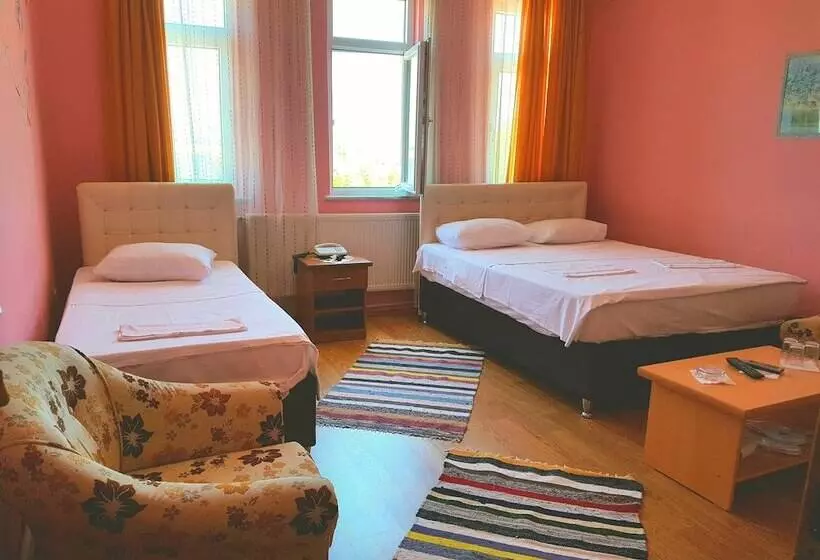 スタンダードトリプルルーム, Yali Otel