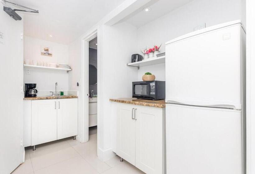 جناح ديلوكس مطل على البحر, Girasole Rentals