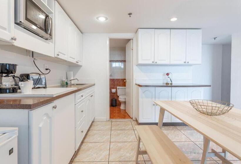 جناح مطل على المدينة, Girasole Rentals