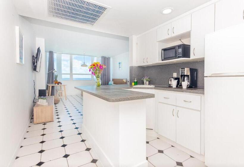 جناح مطلّ علي البحر, Girasole Rentals