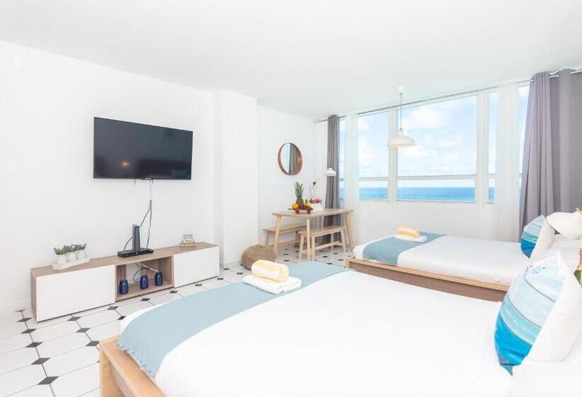سوییت با چشم‌انداز دریا, Girasole Rentals