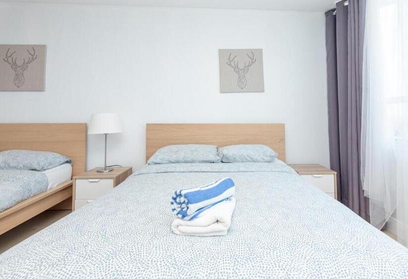 إستوديو ديلوكس, Girasole Rentals