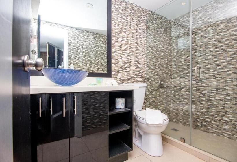 إستديو قياسى مزود بشرفة, Girasole Rentals