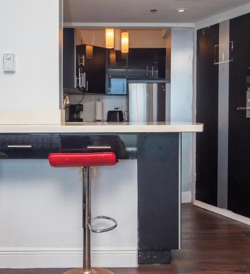 إستديو قياسى مزود بشرفة, Girasole Rentals