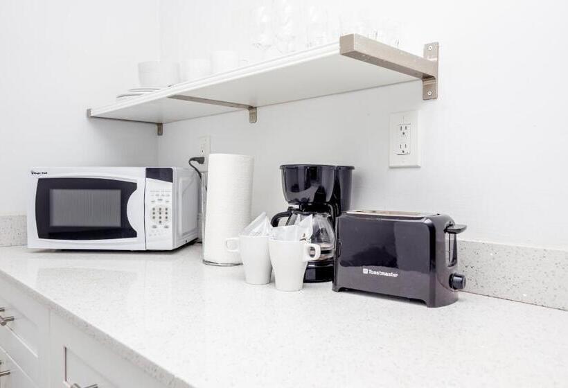 إستوديو قياسى مطل على البحر, Girasole Rentals