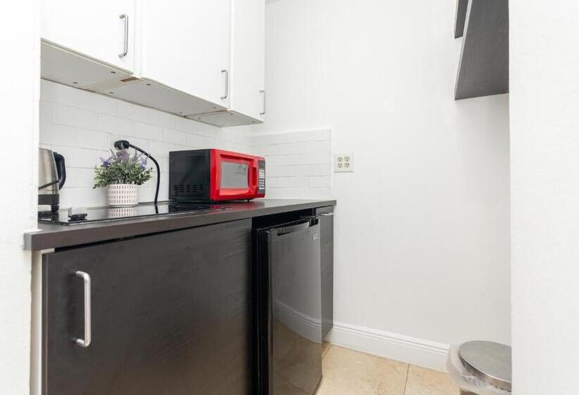 غرفة قياسية مزوَّدة بشُرفة, Girasole Rentals