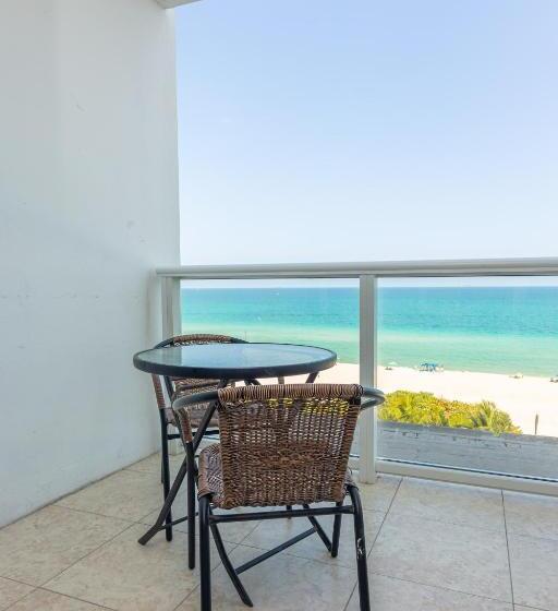 غرفة قياسية مزوَّدة بشُرفة, Girasole Rentals